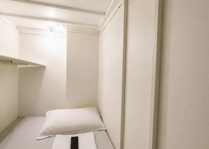 Capsule hotel Near Moa & Naia Airport *